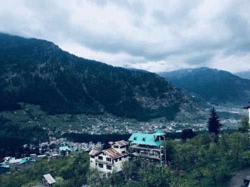 Rajkot Hotel | Cantholi Lodge