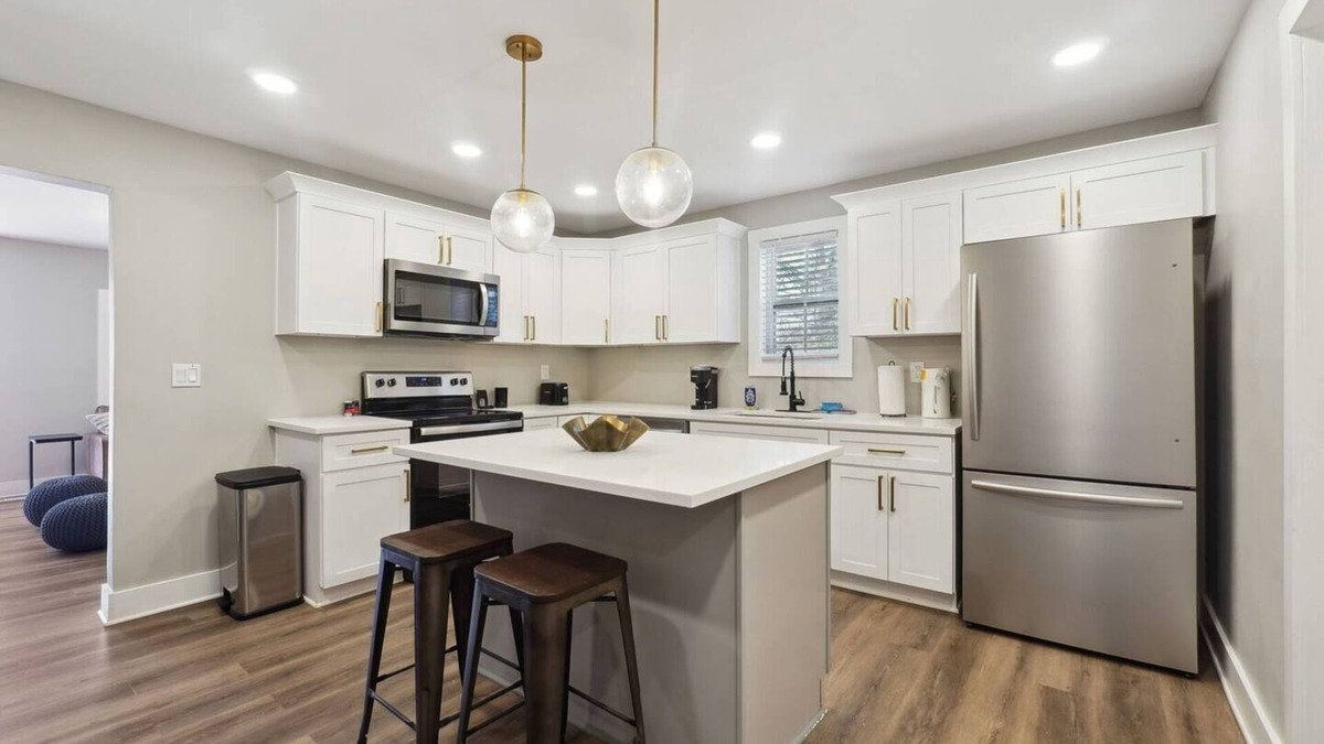 Canton House | Canton Comfort - Stylish 3/2 Home w/Firepit