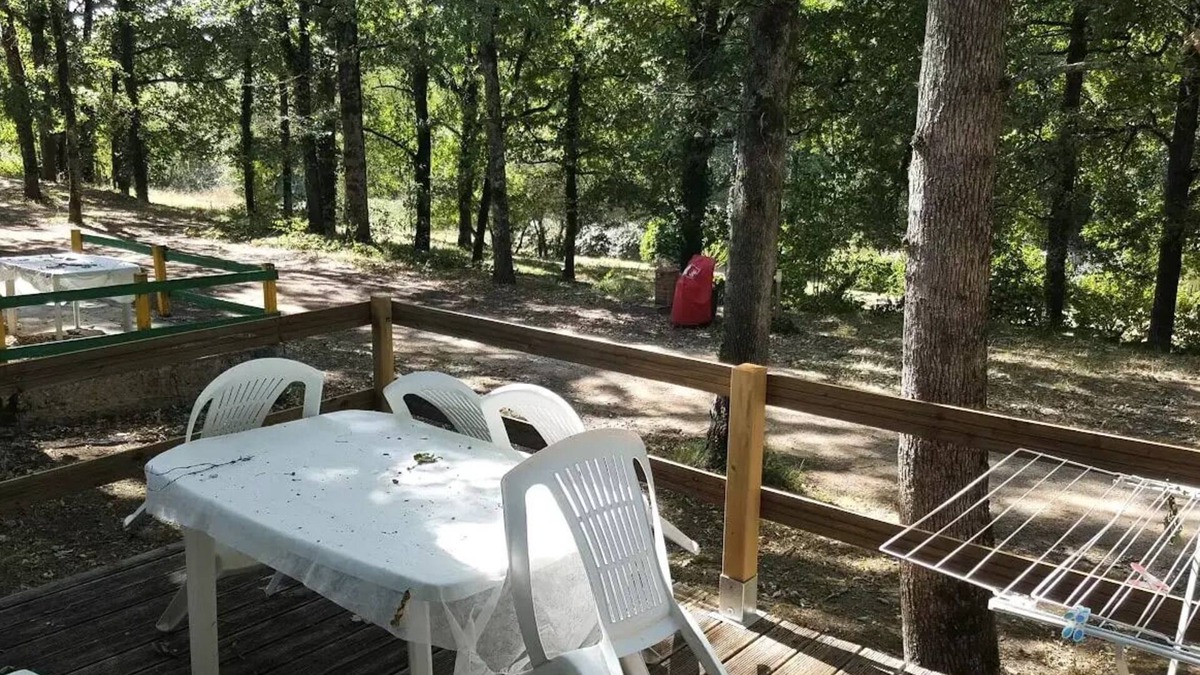 Montricoux House | Canvas tent - 2 bedrooms - without sanitary facilities sleeps 4