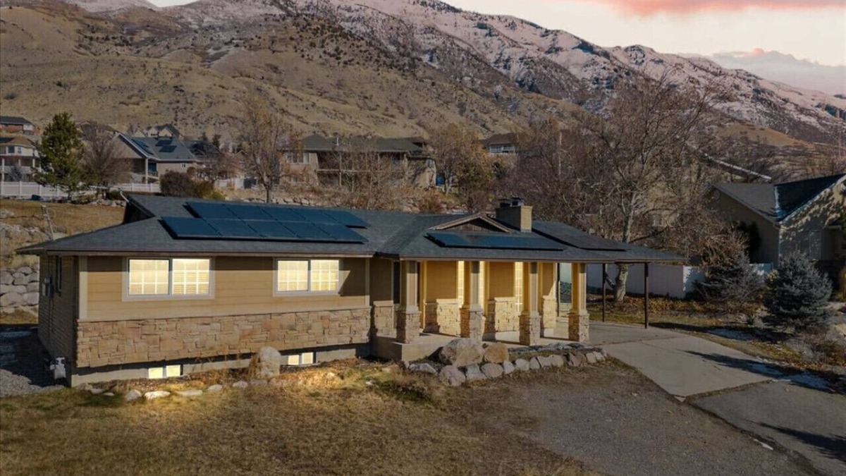 Cedar Hills House | Canyon Ridge Getaway | Arcade| View | Free Massage