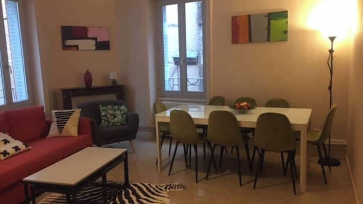 Thiers Apartment | Cap Coutellerie - Appartement 10 Personnes - Hypercentre de Thiers