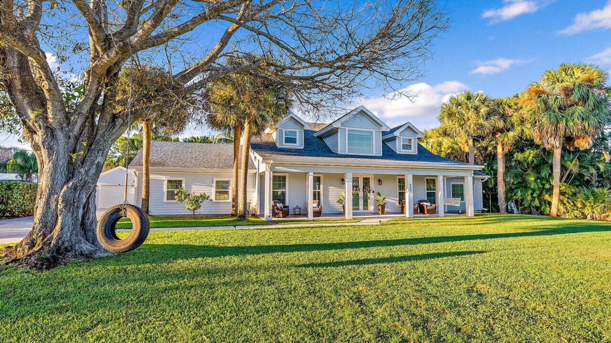 Hobe Sound Apartment | Cape Calypso! Heated Pool, Coastal Luxury, Bike to Beach