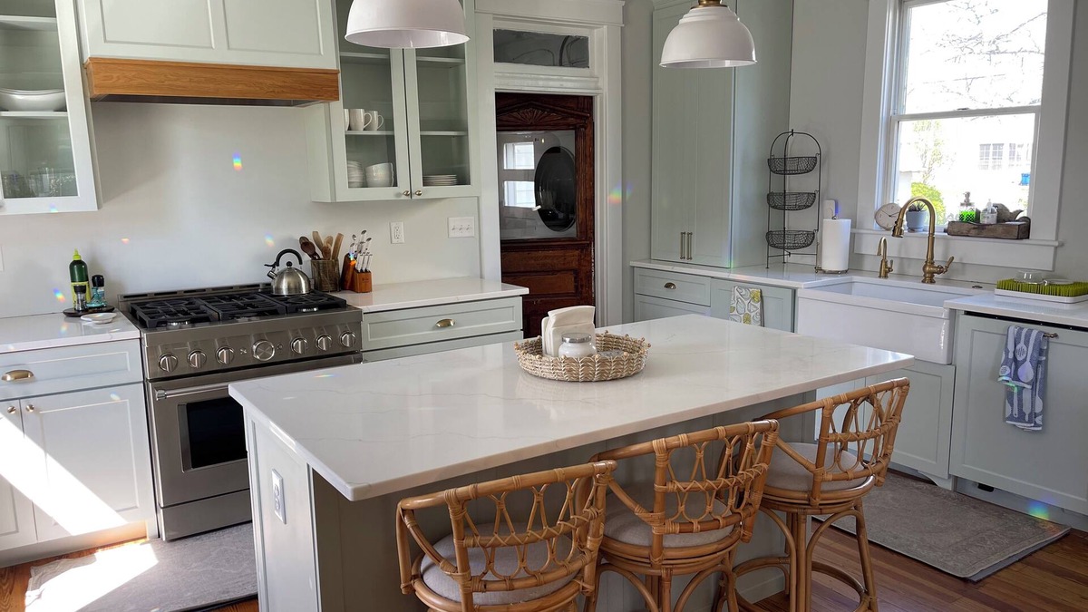 Sea Cottage Addition House | Cape Charles - block from beach. Renovated 3BR & Beautiful kitchen. Golf cart!