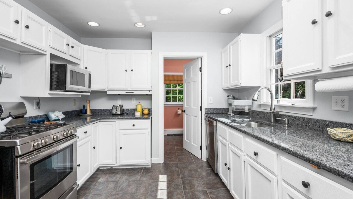 Yarmouth Port House | Cape Cod Haven: Cozy Home Near Gray's Beach