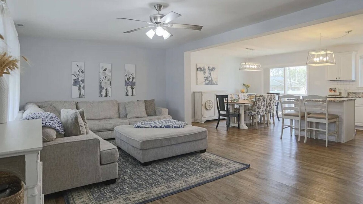 Town Bank House | Cape May Heated Swim Spa Oasis Sleeps 8, Dog & EV Friendly