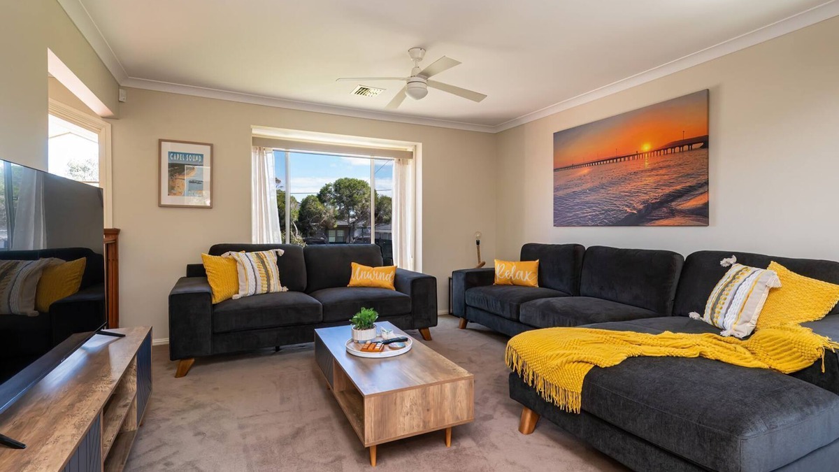 Capel Sound House | Capel Grand Villa - Pet-Friendly Beach Escape