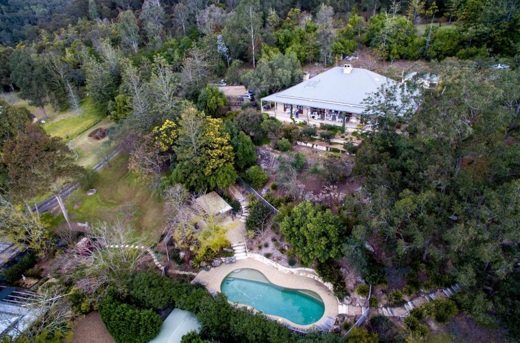 Wollombi House | Capers Cottage and Barn Accommodation