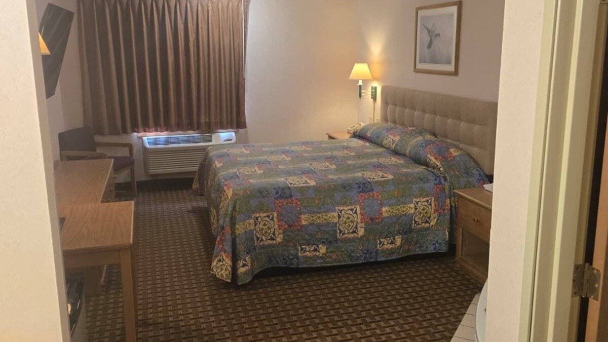 Purdum Hotel | Capital O Roadside Inn Thedford NE 2
