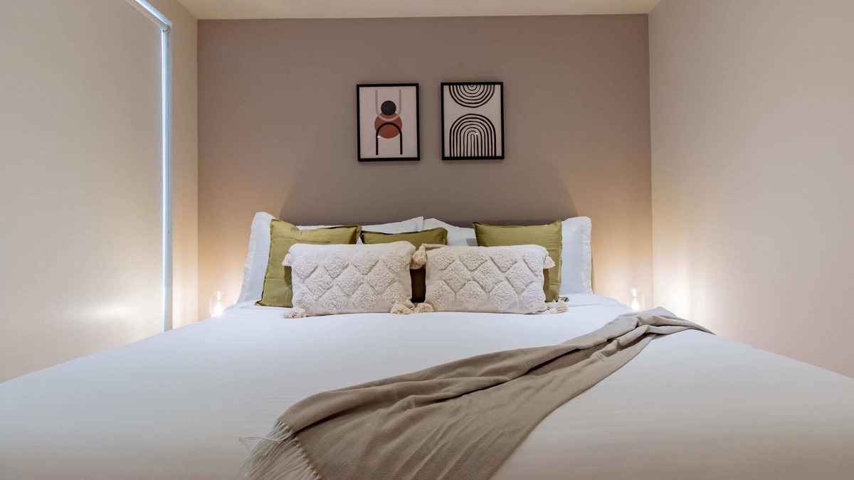 Los Morales Apartment | Capitalia | Modern 1BR Escape