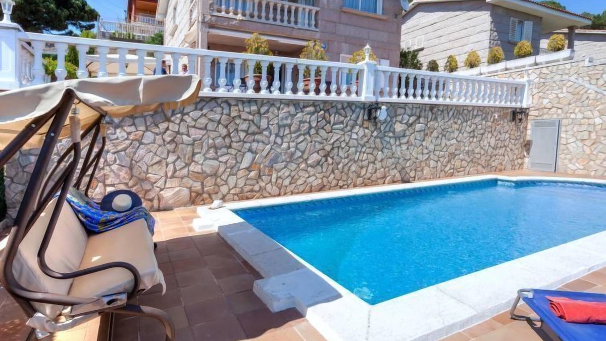 Vidreres House | Capricho by Interhome