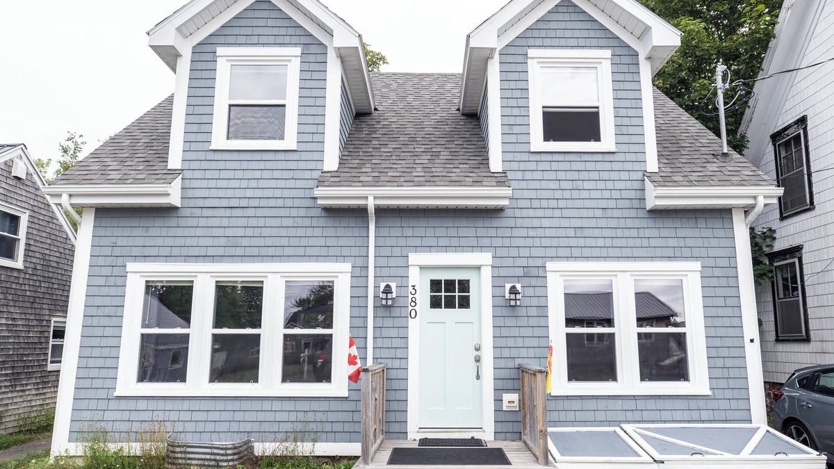 St. Andrews House | Captain Dan's Shanty on Water