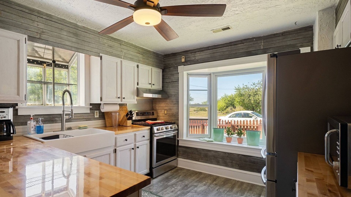 Willoughby Spit House | Captains Quarters By The Bay 3 Bedroom Cottage by RedAwning