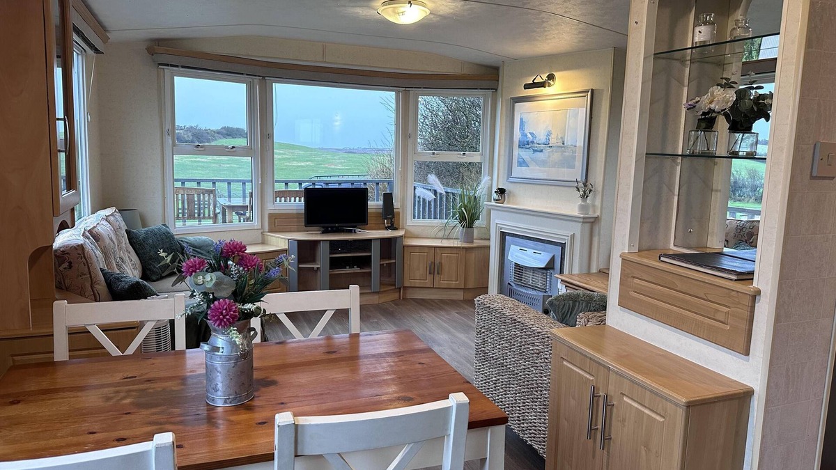 Holyhead House | Captivating 2-Bed static caravan in Holyhead