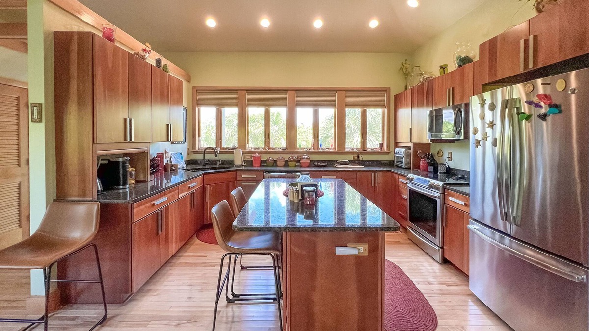 Safety Harbor Club House | Captivating Cabana – Luxury home, Boat Slip, Golf Cart, Pool, Pickleball, & Club