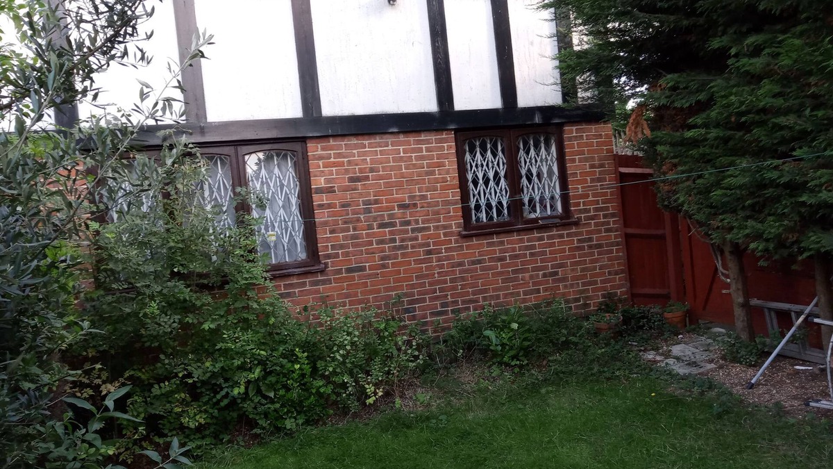 Chadwell House | Captivating House in Romford