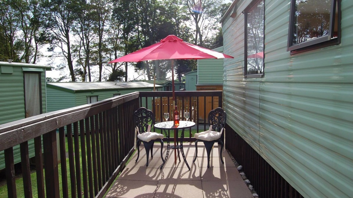 Bryn-crug House | Caravan B26 at The Woodlands