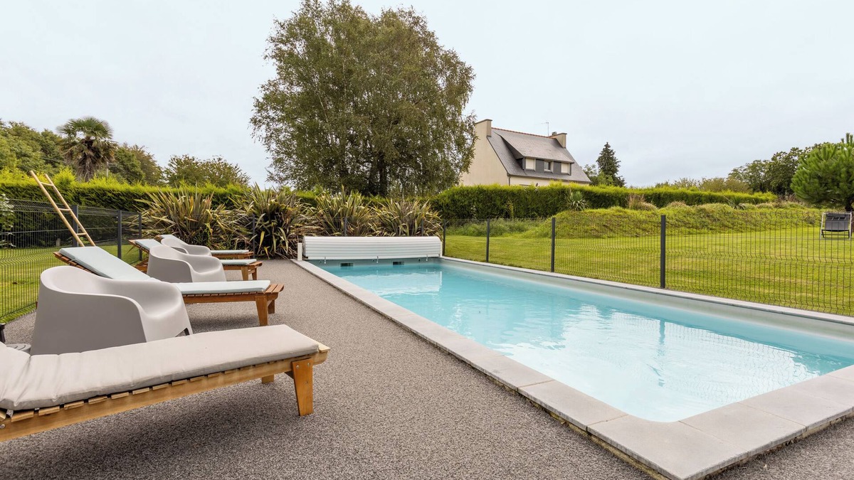 Clohars-Fouesnant RV Rental | Caravan 'Tente Lodge Calme, Nature, Piscine' with Shared Pool and Shared Garden