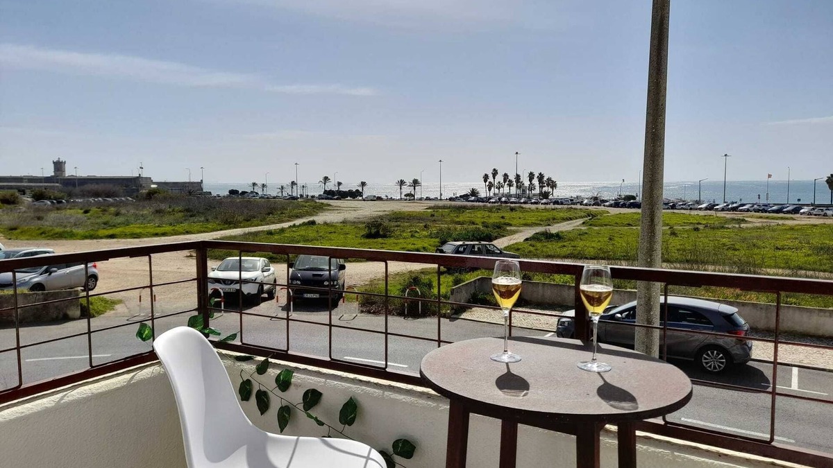 Carcavelos Apartment | Carcavelos Surf Beach House