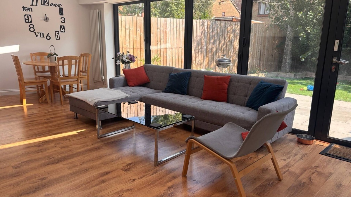 Atlantic Wharf House | Cardiff Central 3-bed Home | Parking | Garden Pool Table