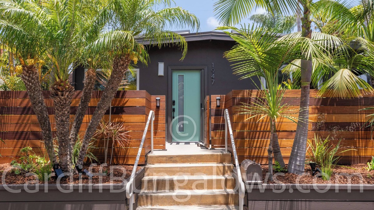 Cardiff-by-the-Sea House | Cardiff "Manchester Front" ~ short walk everywhere with beach gear!