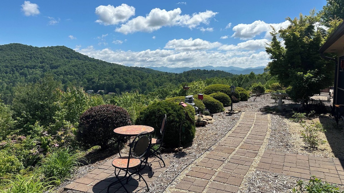 Franklin Villa | Cardinals Nest at RidgeCrest Villa in the Smoky Mountains