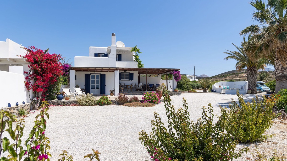 Kastraki House | Care Naxos Quiet three bedroom home on the beach Naxos Ang HM