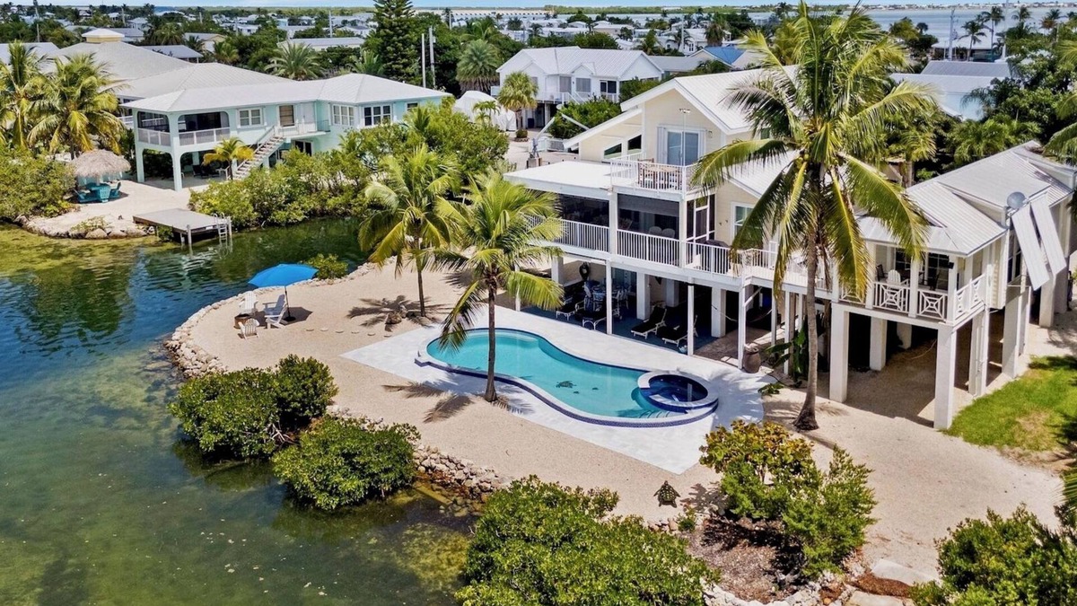 Cutthroat Harbor Estates House | *CAREFREE ON CUDJOE @ THE BAY* Waterfront Home & Pool + LAST KEY SERVICES…