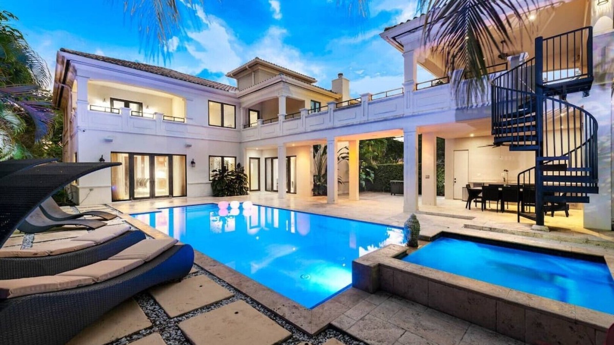 Coral Gables Section Villa | Caribbean Paradise 7BR/7.5BTH