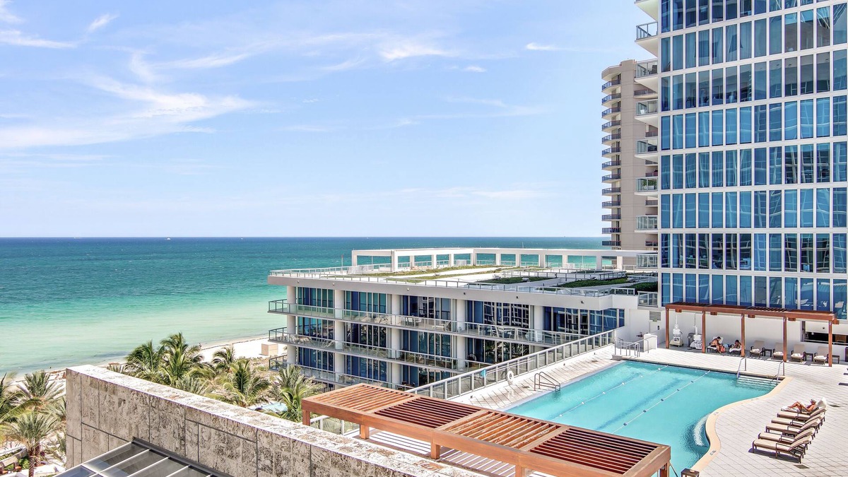 North Beach Hotel | Carillon Miami Wellness Resort