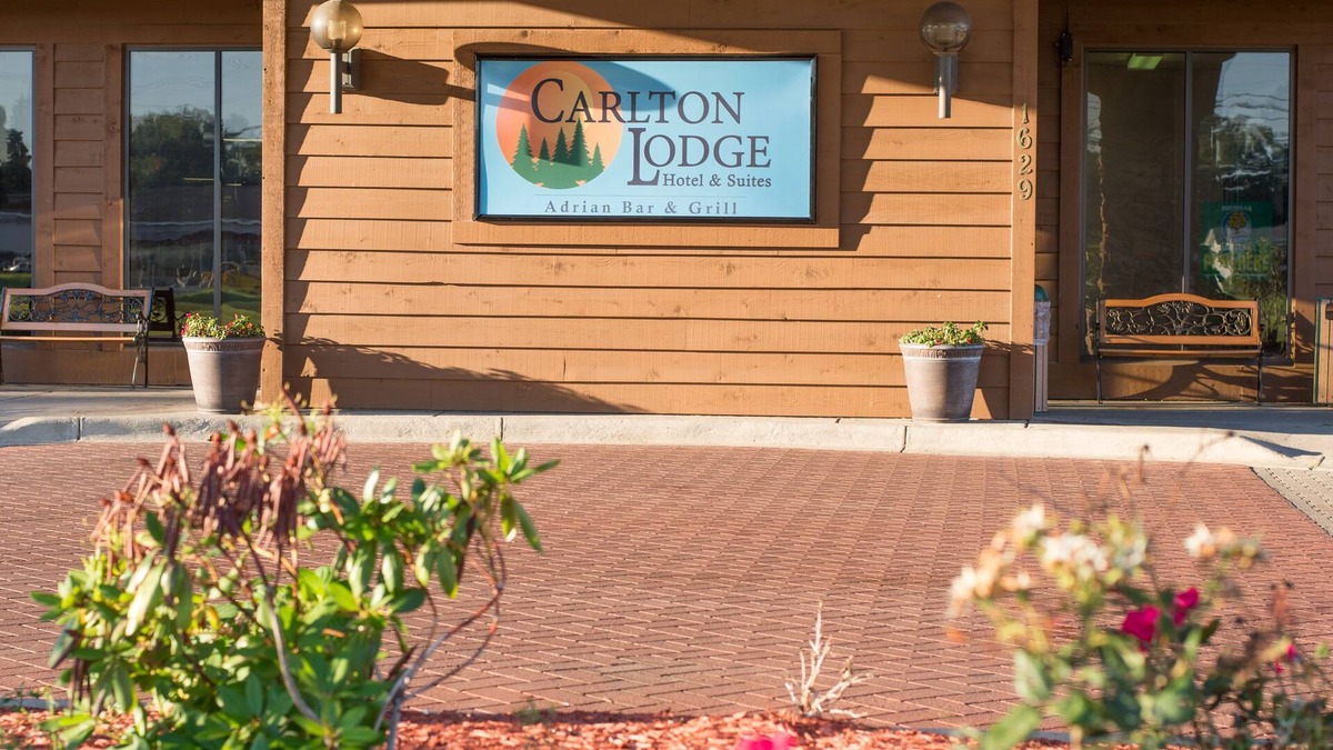 Adrian Hotel | Carlton Lodge Adrian