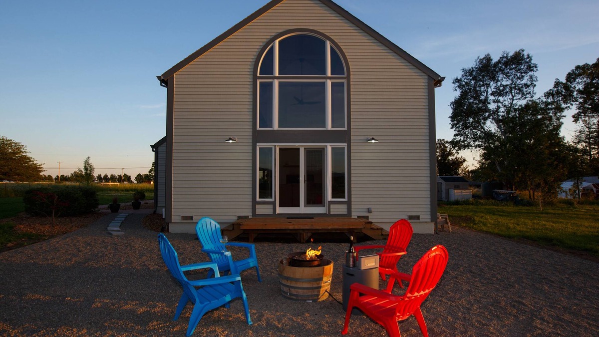 Sonoma House | Carneros Barn House b/w Sonoma & Napa Sleeps 6: Vineyard, Chef's Kitchen & Bikes