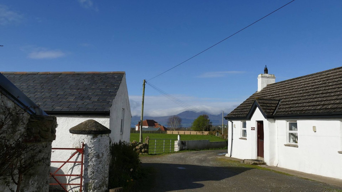 Kilkeel Cottage | CAROL COTTAGE, pet friendly, character holiday cottage in Kilkeel
