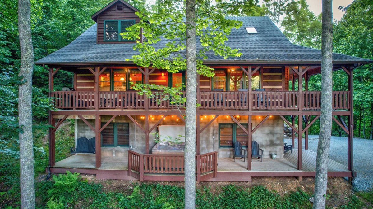 Boone Cabin | Carolina Charm - Hot Tub - Pool Table - Fire Pit