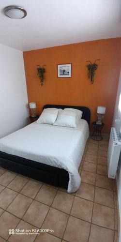 Oyonnax Apartment | Caroline