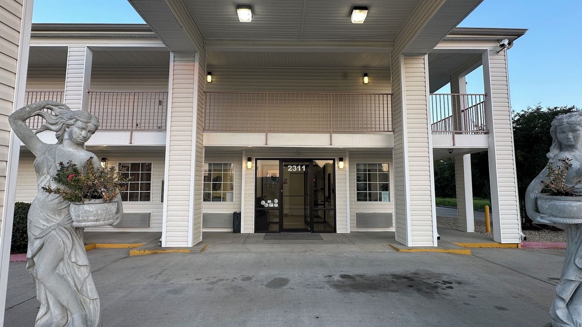 Denham Springs Hotel | Carom Inn Denham Springs-Baton Rouge