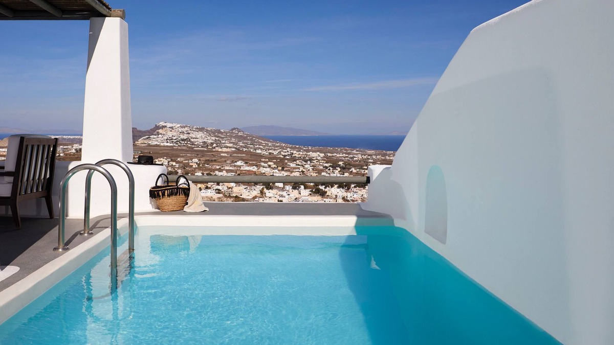 Pyrgos Hotel | Carpe Diem Santorini