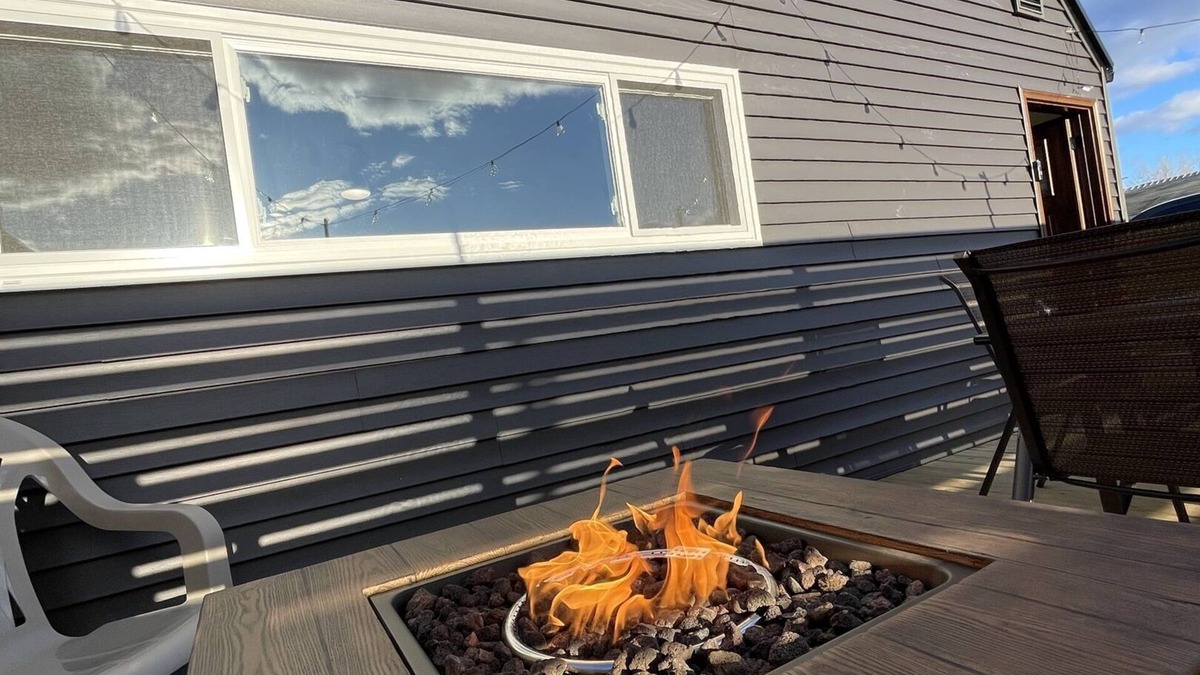 Lima Ski Chalet | Carriage house! Close to hospital, firepit, outdoor dining
