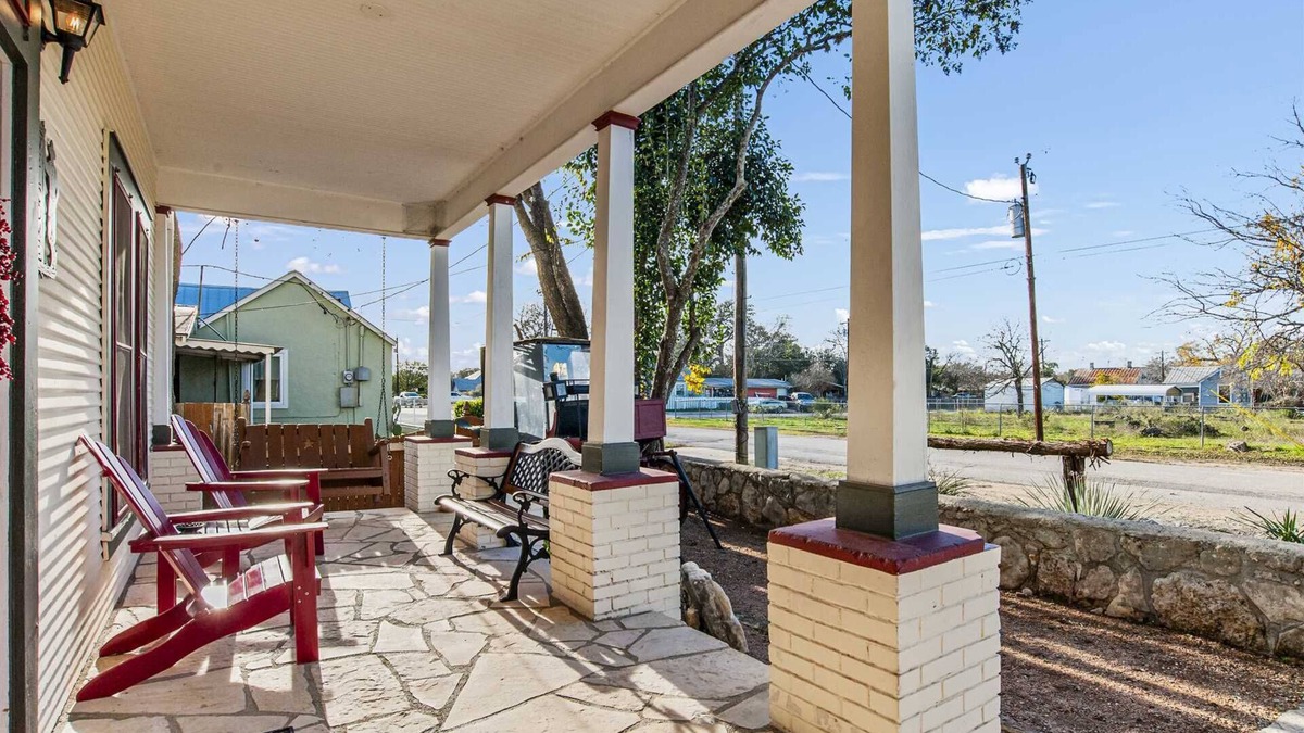 Bandera House | Carriage Inn - Utopia Suite 4