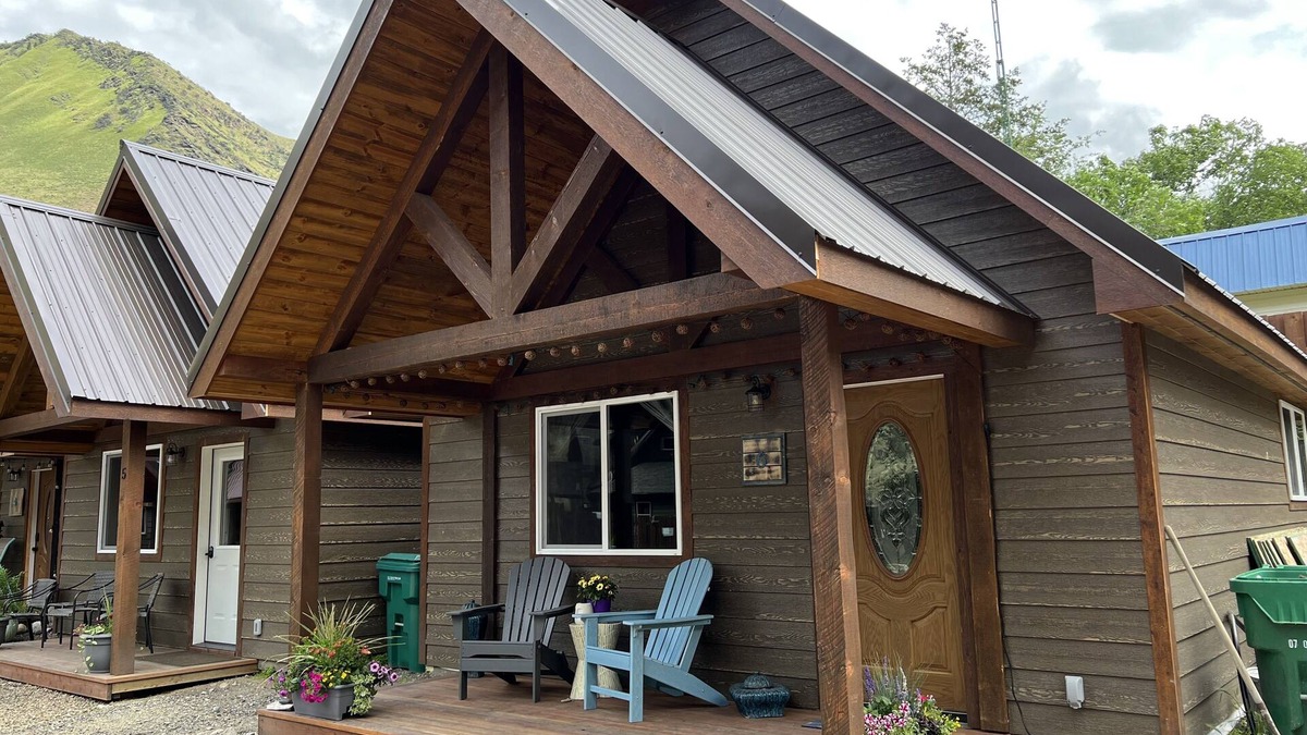 Riggins Cabin | Carrie On Inn with River View