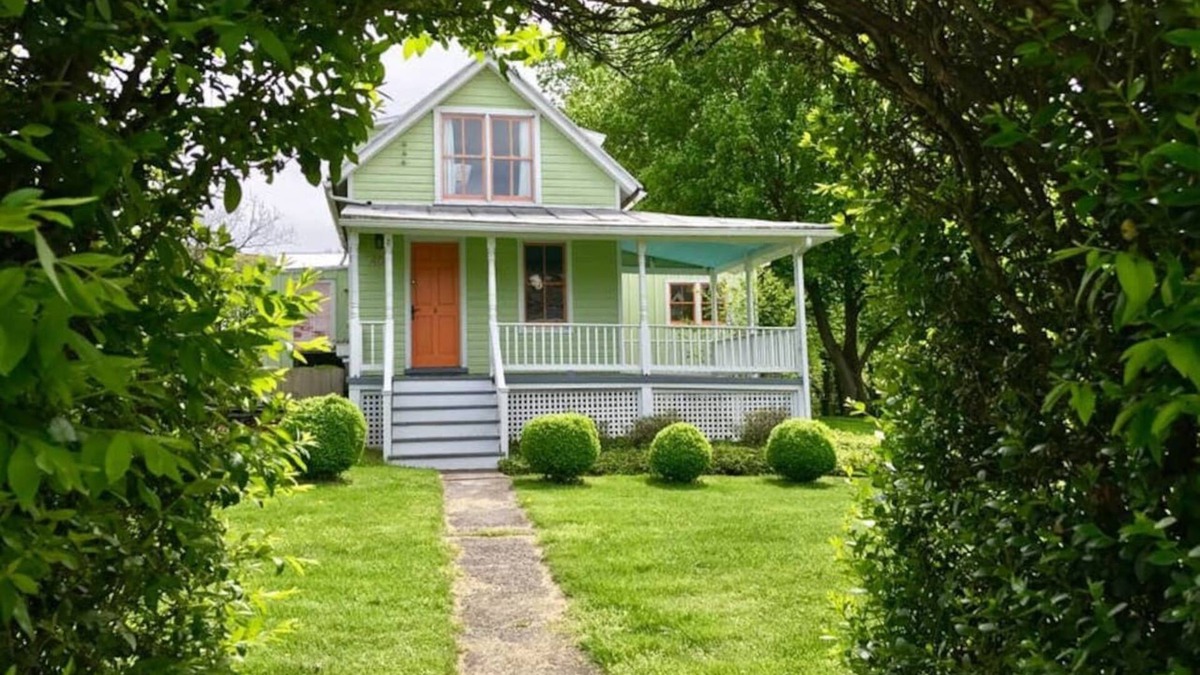 Harpers Ferry Cottage | Carrot Top Cottage surrounded by National Park