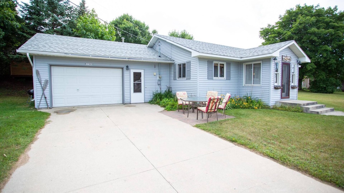 Grand Marais House | Carter's Cottage - 2BR/2BA cottage in Grand Marais walking distance to downtown