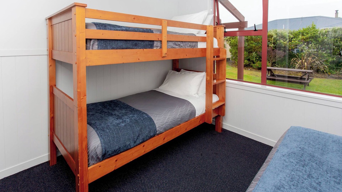 Cape Foulwind Hotel | Carters Beach Top 10 Holiday Park