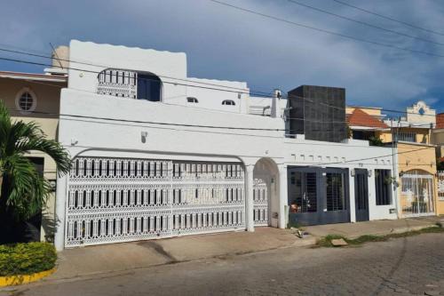 Lomas de Mazatlan House | Casa 16 personas 7 cuadras playa