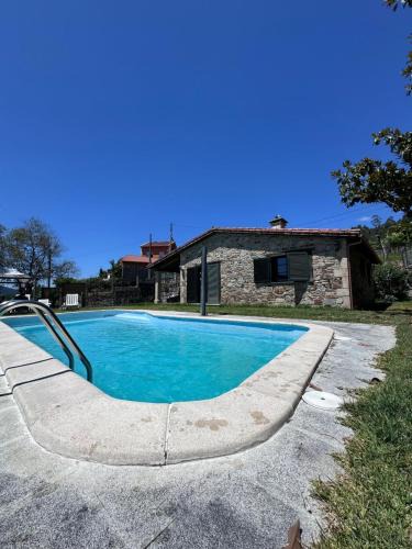 Mondariz House | Casa 2 habitaciones con piscina y cenador al aire libre