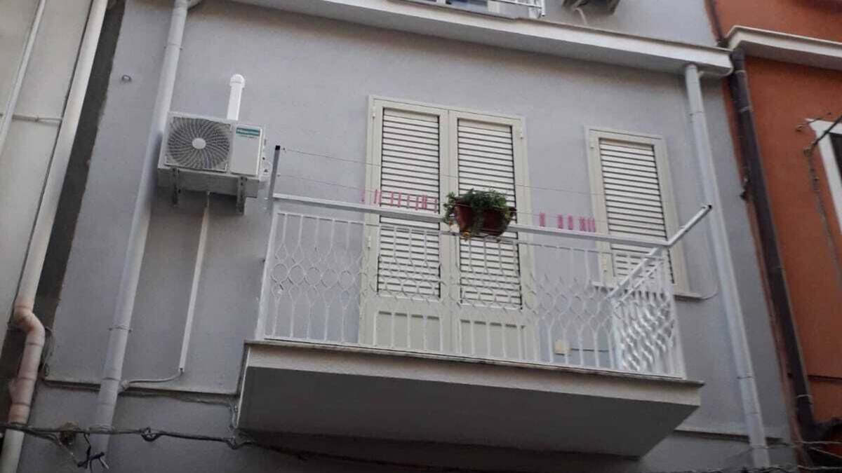 Casteldaccia House | Casa Accogliente a Pochi Minuti Dalla Spiaggia, Ammessi Cani di Piccola Taglia