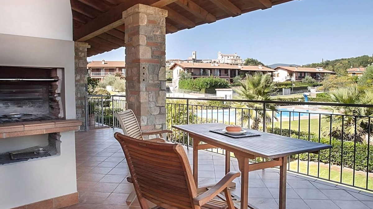 Polpenazze del Garda Apartment | CASA AL GOLF - PISCINA -TERRAZZO - PET FRIENDLY