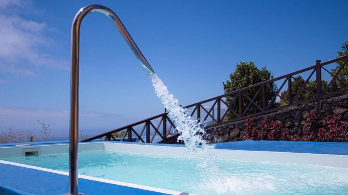 Puntallana Cottage | CASA ALBA, rustic house on the hill with heated pool-spa and sea views