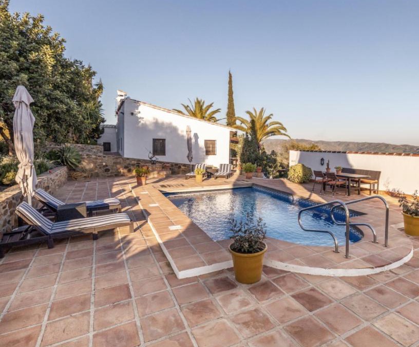 Pizarra House | Casa Algarrobo by Rosas Cantares