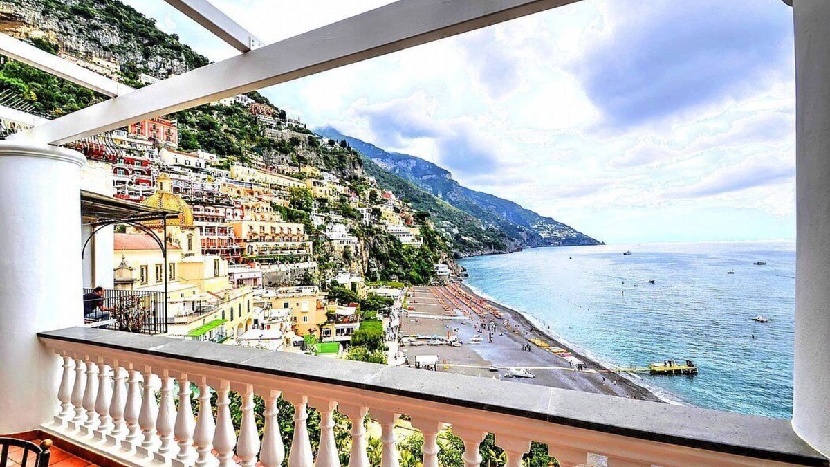 Positano City Centre House | Casa Amare: A charming independent house which faces the sun and the sea, with Free WI-FI.