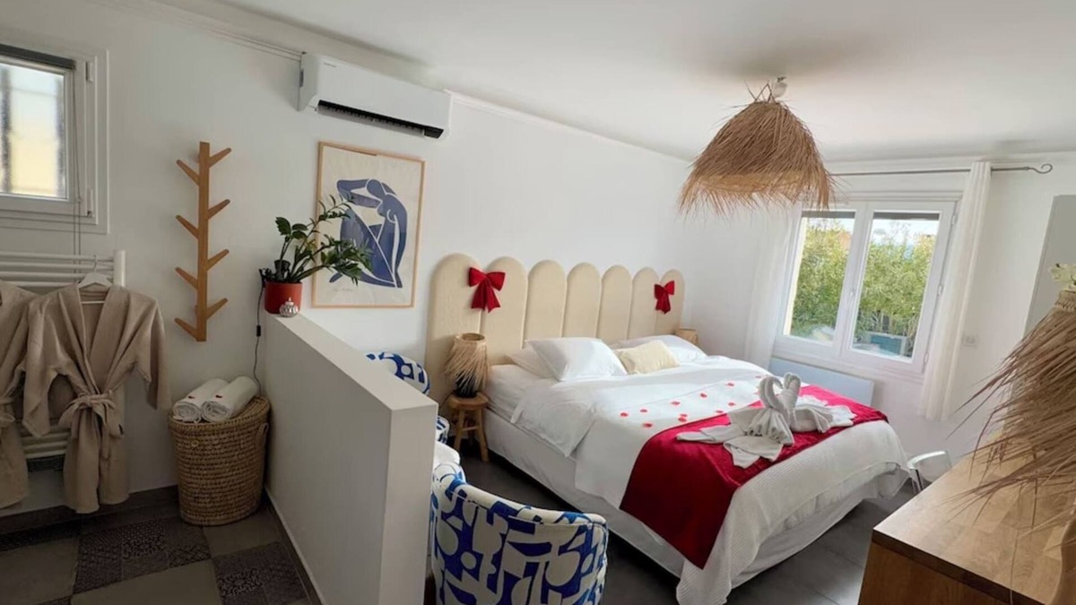 Montfort-sur-Argens Apartment | Casa Amor & SPA - Suite Romantique Loveroom Jacuzzi Privatif et Petits Déjeuners